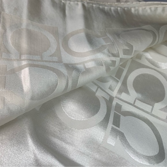 Salvatore Ferragamo Ivory Logo Scarf - Picture 9 of 13